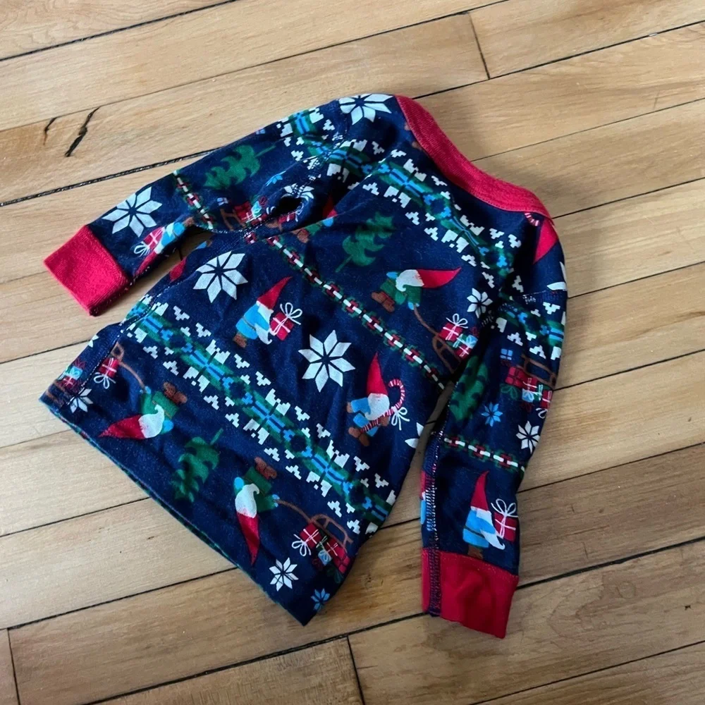 Hanna Andersson Gnome‎ Christmas two piece pajama set long sleeve